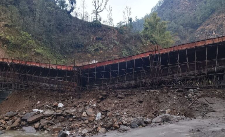 पाँचथर र ताप्लेजुङमा निर्माणाधीन दुईवटा पुल भाँचिए