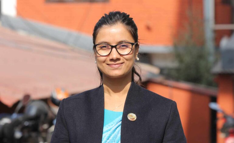 पुर्व सन्चारकर्मी बनिन् कानुन मन्त्री