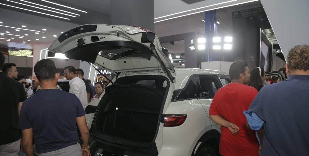 बालेन सरकारले डिजेल–पेट्रोल गाडीलाई ईभी बनाउन कानुन फेर्ने निर्णय