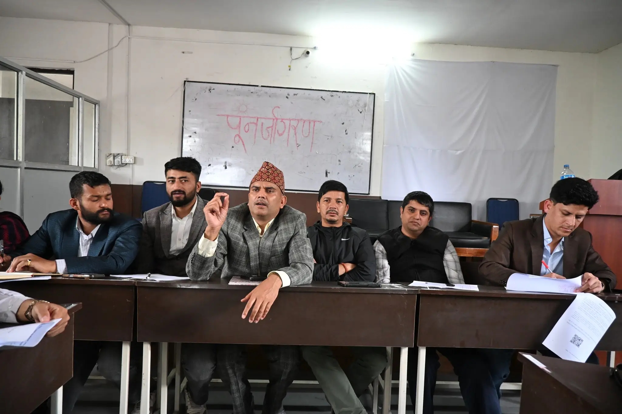 युवाहरूको पुनर्जागरण भेलाले माग्यो ओलीको राजीनामा