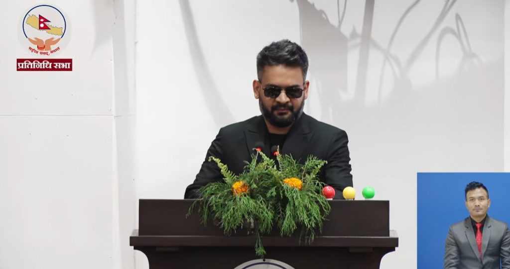 प्रधानमन्त्री जवाफका लागि रोष्ट्रममा उभिए, विपक्षी गरे प्रश्न