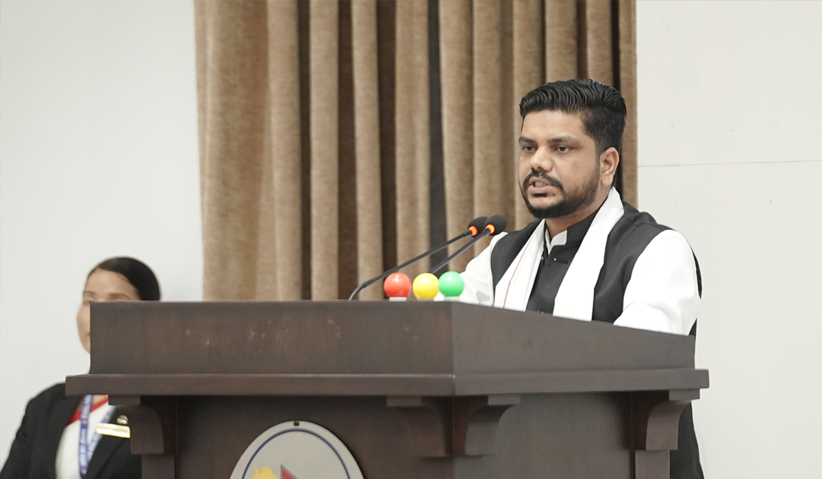 श्रम मन्त्रीले भने फ्री भिसा–फ्री टिकट गलत देखियो, नीतिमा पुनर्विचार गरिन्छ