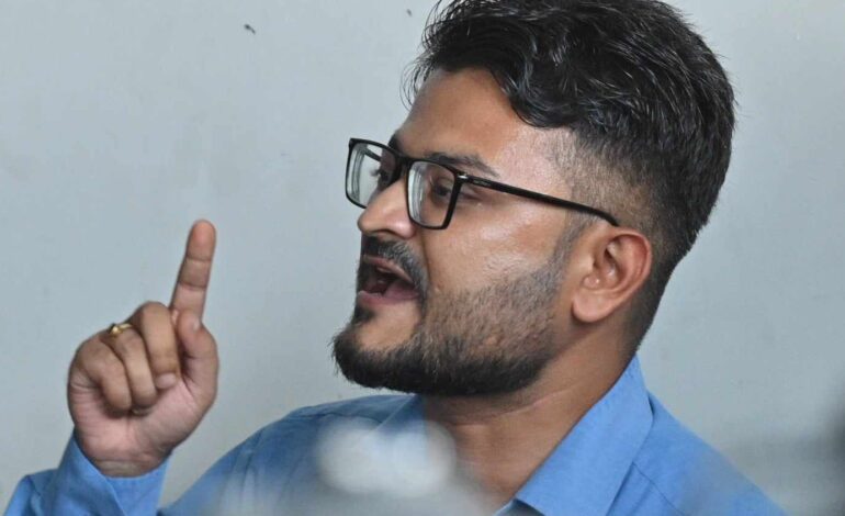 रास्वपाप्रति मुकुलको गुनासो: ‘फ’ लेख्ने व्यक्ति प्रधानमन्त्री बनिसक्दा म निम्तोसूचीमा समेत परिनँ
