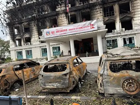 १२ हजार बढी गाडी जलाएर स्थापना भएको सरकार, गाडी किन्नै गर्दैछ अर्बौं खर्च