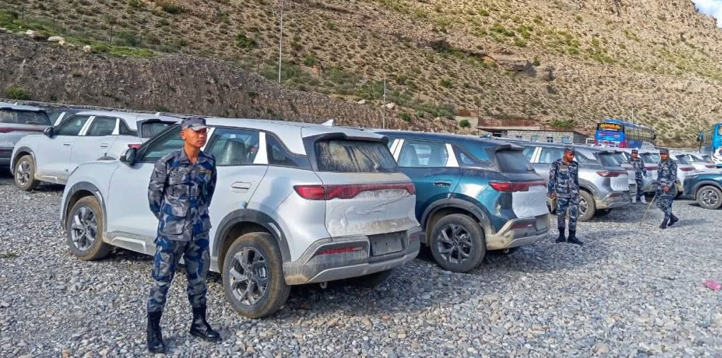 कोरोला नाकाबाट भित्रिएका पौने ८ सय विद्युतीय गाडी सशस्त्र प्रहरीको नियन्त्रणमा