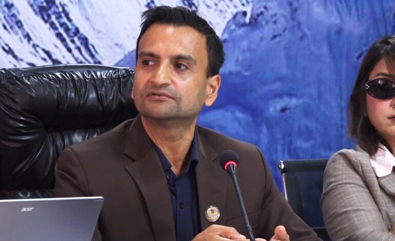 पूर्वाधार विकास समिति बैठकमा मन्त्री नआएपछि सांसदहरू रुष्ट, सडक सुरक्षाप्रति गम्भीर नभएको आरोप