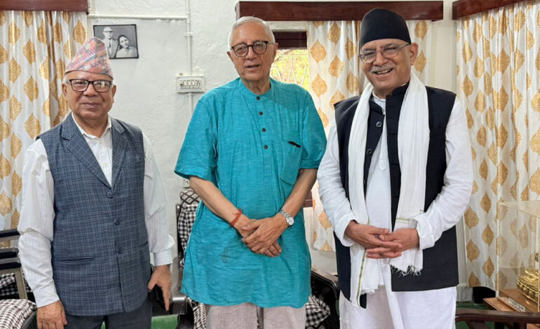 विराटनगर पुगे शेखर भेट्न प्रचण्ड–माधव