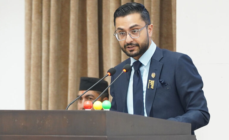 विद्यालय गाभ्नेदेखि शिक्षकको दरबन्दी व्यवस्थापनमा सरकारको तयारी बारे मन्त्री पोखरेलले सदनमा जानकारी गराए