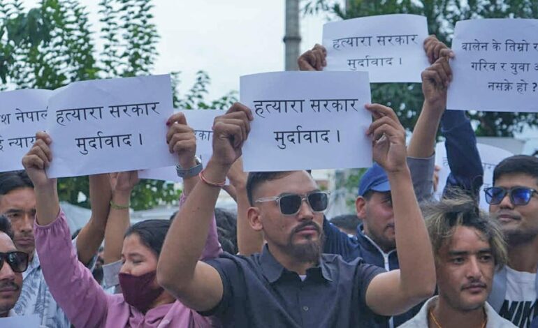 बालेन तिम्रो झिकै झिकै माया गणेशको आत्मदाह भयो भन्दै आन्दोलनमा उत्रिए युवा